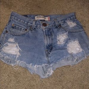 Levi high waisted shorts
